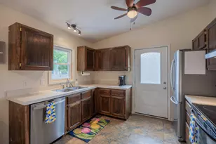 1205 Sunset Dr, Tecumseh, MI 49286 - Photo 10