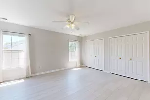 2854 S Knightsbridge Cir, Ann Arbor, MI 48105 - Photo 8