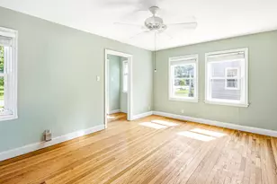 912 Kingsley Ave, Saint Joseph, MI 49085 - Photo 8