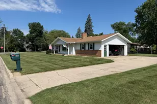 247 W North St, Hastings, MI 49058 - Photo 2