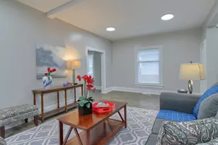 127 Bates St, Jackson, MI 49202 - Photo 6