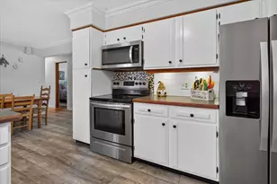 3036 W Bluffwood Terrace, Saint Joseph, MI 49085 - Photo 8