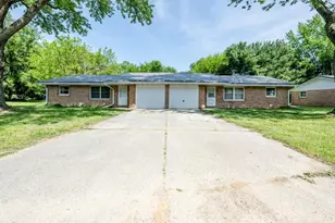 6830 E Napier Ave, Benton Harbor, MI 49022 - Photo 1