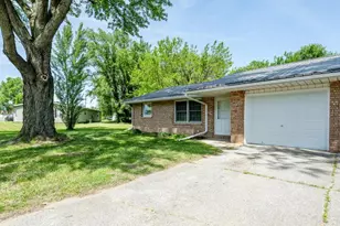 6830 E Napier Ave, Benton Harbor, MI 49022 - Photo 2