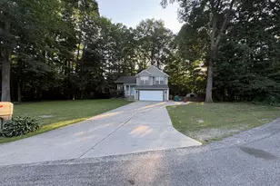 6825 Anita Ct, Fruitport, MI 49415 - Photo 2