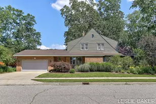 337 N Colonial St, Zeeland, MI 49464 - Photo 2
