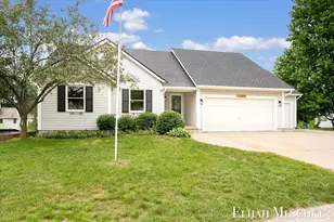 1385 Shaw Ct NE, Rockford, MI 49341 - Photo 2