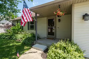 4944 Black Oak Ln, Kalamazoo, MI 49004 - Photo 2