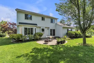 2690 Chateau Ct, Ann Arbor, MI 48103 - Photo 2