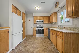 32887 Chapman Cir, Westland, MI 48185 - Photo 8