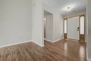 32887 Chapman Cir, Westland, MI 48185 - Photo 4