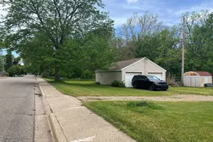 320 Morrell St, Plainwell, MI 49080 - Photo 2