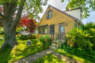 2308 Coles Ave, Saint Joseph, MI 49085 - Photo 2