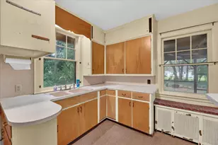 1124 Ashley Dr, Kalamazoo, MI 49048 - Photo 16