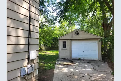 20237 Kingsville Street, Harper Woods, MI 48225 - Photo 2