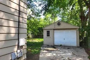20237 Kingsville St, Harper Woods, MI 48225 - Photo 2