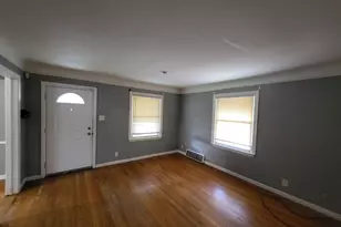 20237 Kingsville St, Harper Woods, MI 48225 - Photo 4