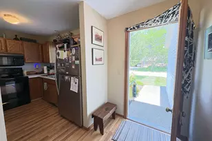926 Village Ct, Holland, MI 49423 - Photo 6