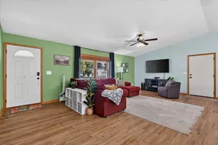 117 Charlotte St, Edmore, MI 48829 - Photo 10