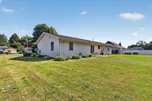 117 Charlotte St, Edmore, MI 48829 - Photo 40