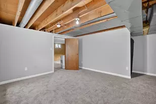 2665 Ridgecroft Dr SE, Kentwood, MI 49546 - Photo 38