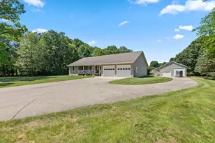 14113 136th Ave, Grand Haven, MI 49417 - Photo 4
