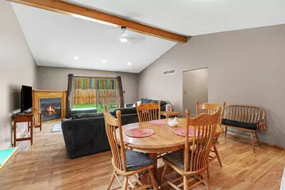 9295 Stonehouse Avenue, Livonia, MI 48150 - Photo 10