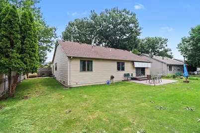 9295 Stonehouse Avenue, Livonia, MI 48150 - Photo 2