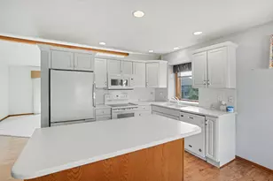 233 Parkside Dr, Zeeland, MI 49464 - Photo 4