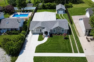 340 N Berrien St, New Buffalo, MI 49117 - Photo 2