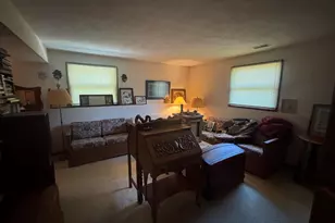 609 Hillock Ct, Grand Haven, MI 49417 - Photo 8