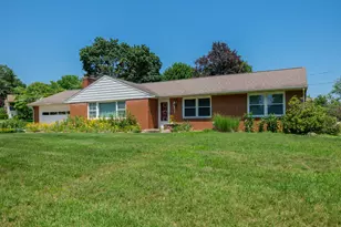 5139 Midfield Dr, Portage, MI 49002 - Photo 2