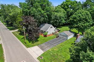 548 N Linden St, Marshall, MI 49068 - Photo 32