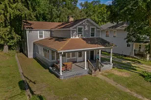 63 Oak St, Hillsdale, MI 49242 - Photo 2