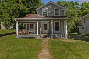63 Oak St, Hillsdale, MI 49242 - Photo 1