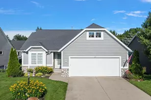 329 Hunters Run Cir, Holland, MI 49423 - Photo 2