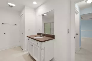 329 Hunters Run Cir, Holland, MI 49423 - Photo 16