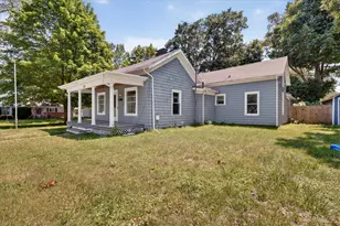 438 E Center St, Hastings, MI 49058 - Photo 4