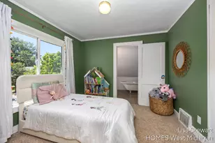 1131 Crescent St NE, Grand Rapids, MI 49503 - Photo 20
