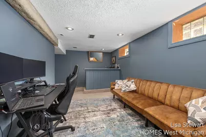 1131 Crescent Street NE, Grand Rapids, MI 49503 - Photo 24