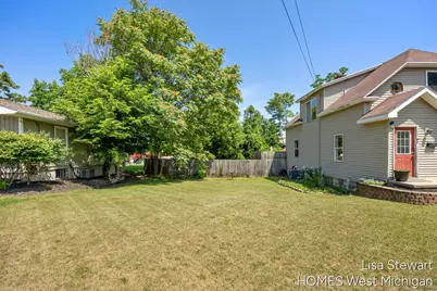 1131 Crescent Street NE, Grand Rapids, MI 49503 - Photo 4
