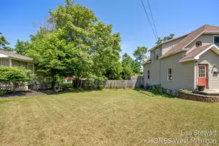 1131 Crescent St NE, Grand Rapids, MI 49503 - Photo 4