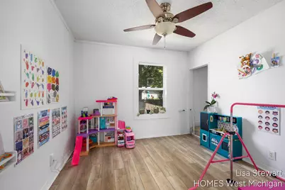 1131 Crescent Street NE, Grand Rapids, MI 49503 - Photo 16