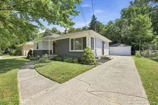 3458 Collingwood Ave SW, Wyoming, MI 49519 - Photo 2