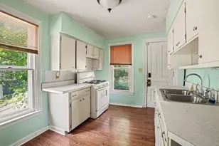 34 Poplar St, Battle Creek, MI 49017 - Photo 8