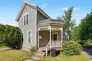 34 Poplar St, Battle Creek, MI 49017 - Photo 1