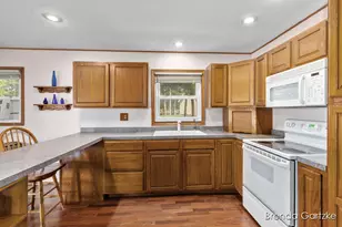 8836 W Suwanee Trail, Howard City, MI 49329 - Photo 12