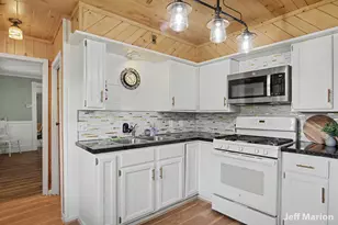 301 N Clay St, Greenville, MI 48838 - Photo 14