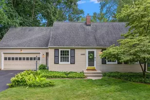 1901 Greenlawn Ave, Kalamazoo, MI 49006 - Photo 2