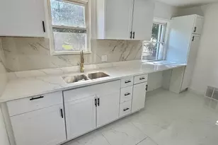 6849 SW Rosemont Ave SW, Detroit, MI 48228 - Photo 12